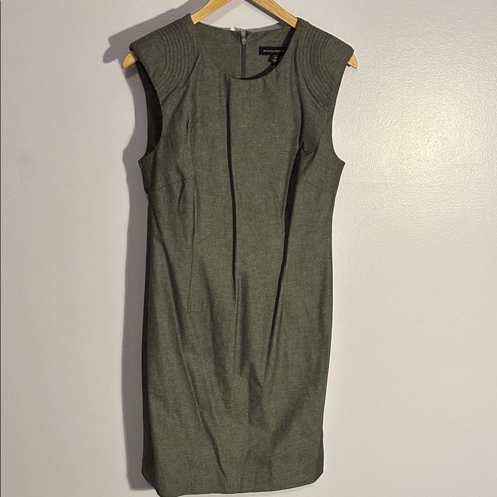 Banana Republic Padded Cap Sleeve MedHeather Grey Midi Dress